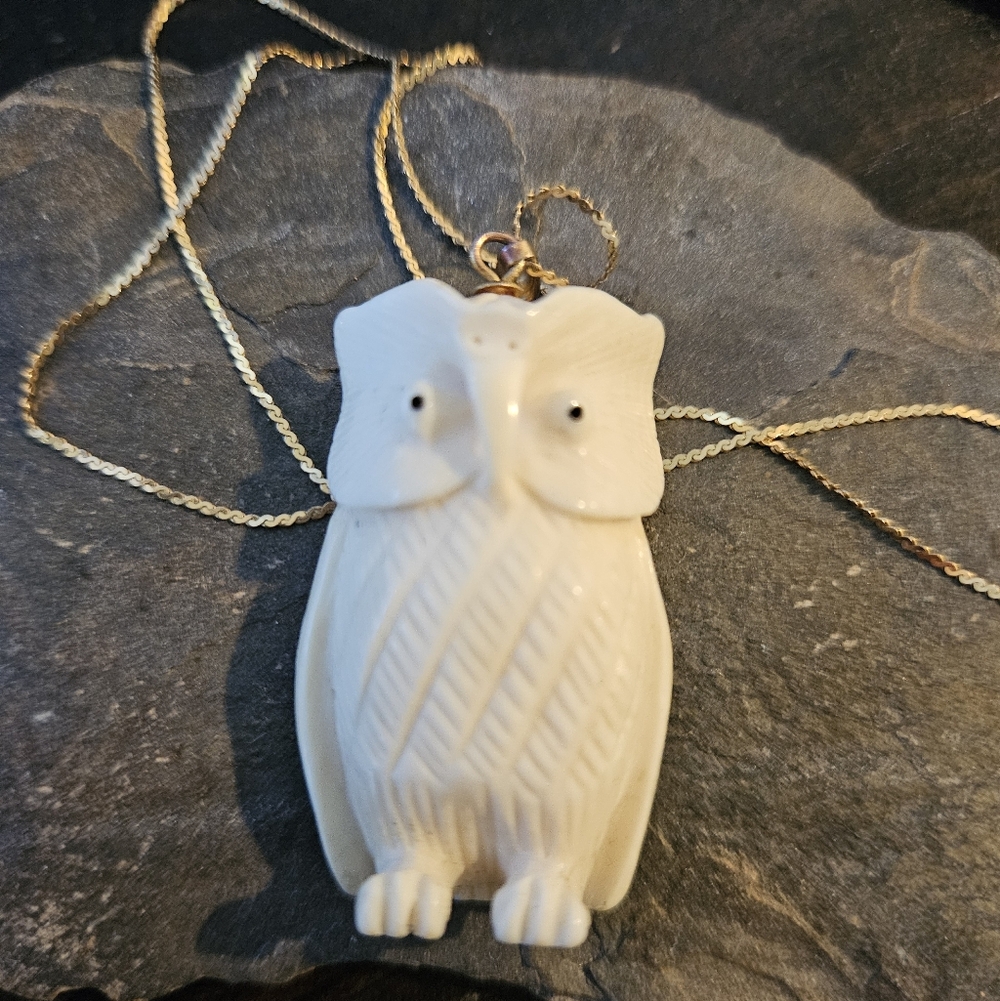 Vintage Bone/Ivory 14K Owl Necklace 14" Chain